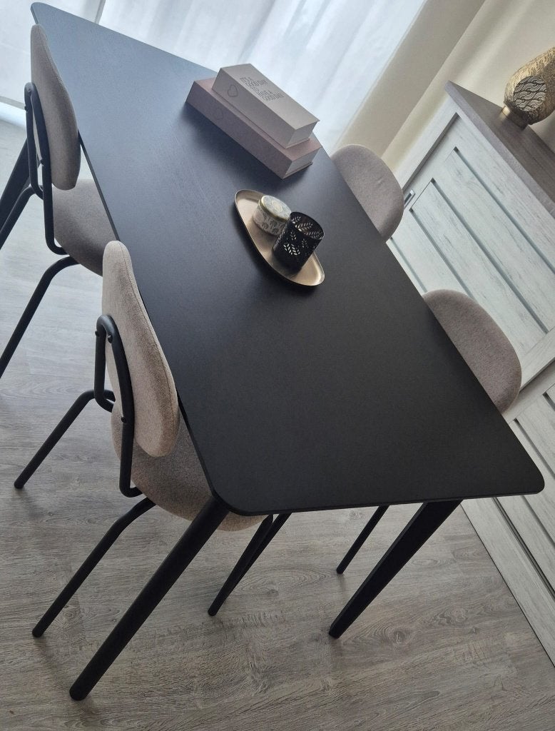 Eetkamerset zwarte tafel + 4 JYSK MALT stoelen, Huis en Inrichting, Tafels | Eettafels, Ophalen, Zo goed als nieuw, Vier personen