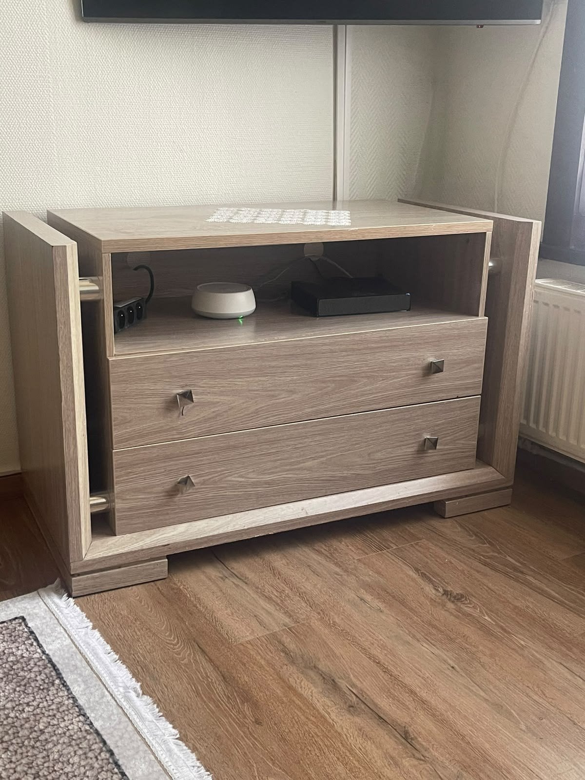 tv kast, Ophalen of Verzenden