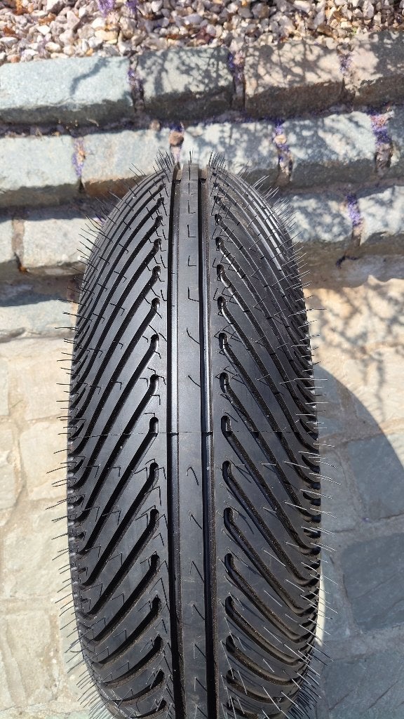 Pneu pluie Pirelli Diablo rain, Motos, Enlèvement, Neuf