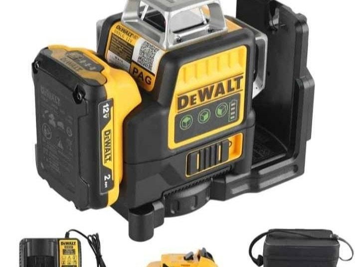 Niveau laser fourni avec 2 batteries, Bricolage & Construction, Instruments de mesure, Enlèvement ou Envoi