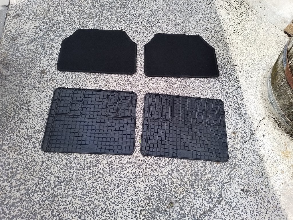 4 nouveaux tapis de voiture, Enlèvement ou Envoi, Neuf, Autres marques automobiles