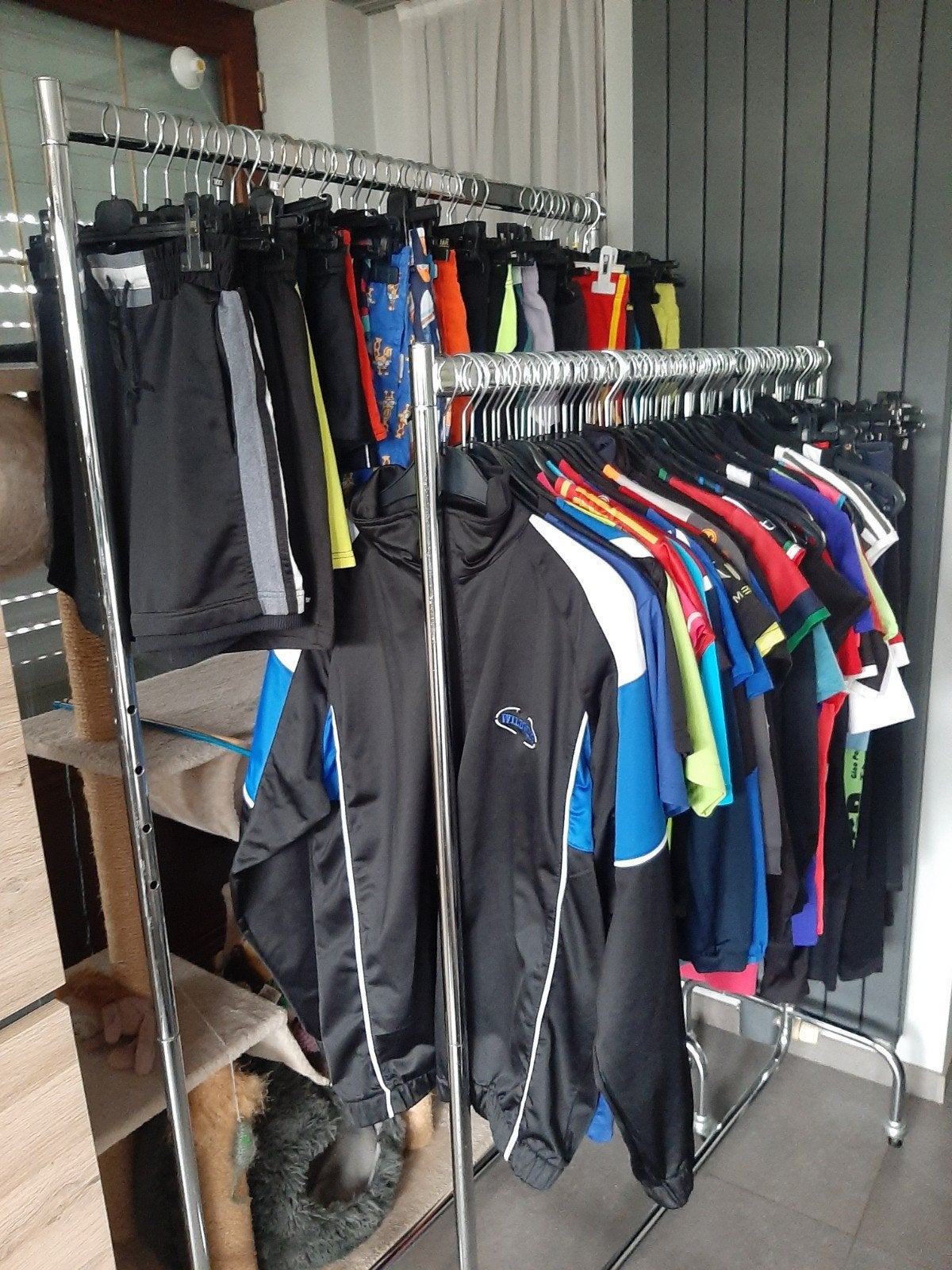 135x vêtements sport enfants + adultes, 2 €/pc ou 125€ tout, Enlèvement ou Envoi, Comme neuf, Garçon ou Fille