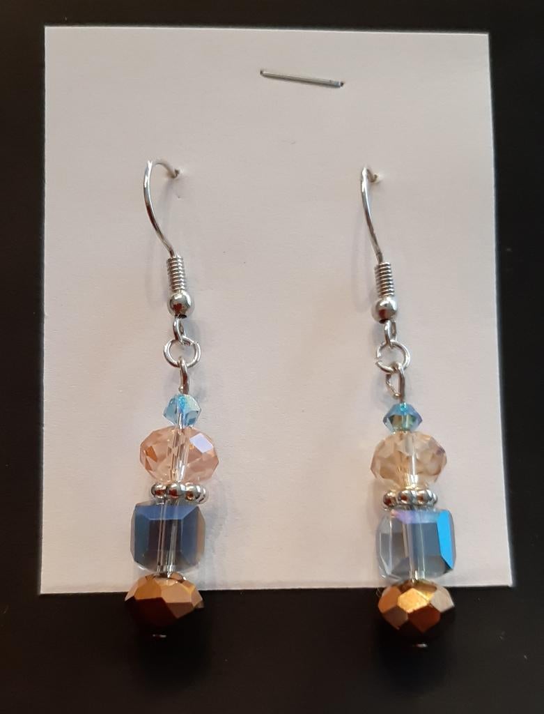 Te koop:Nieuw! Mooi zilveren oorbelletjes met bruin en blauw, Bijoux, Sacs & Beauté, Boucles d'oreilles, Neuf, Enlèvement, Autres matériaux