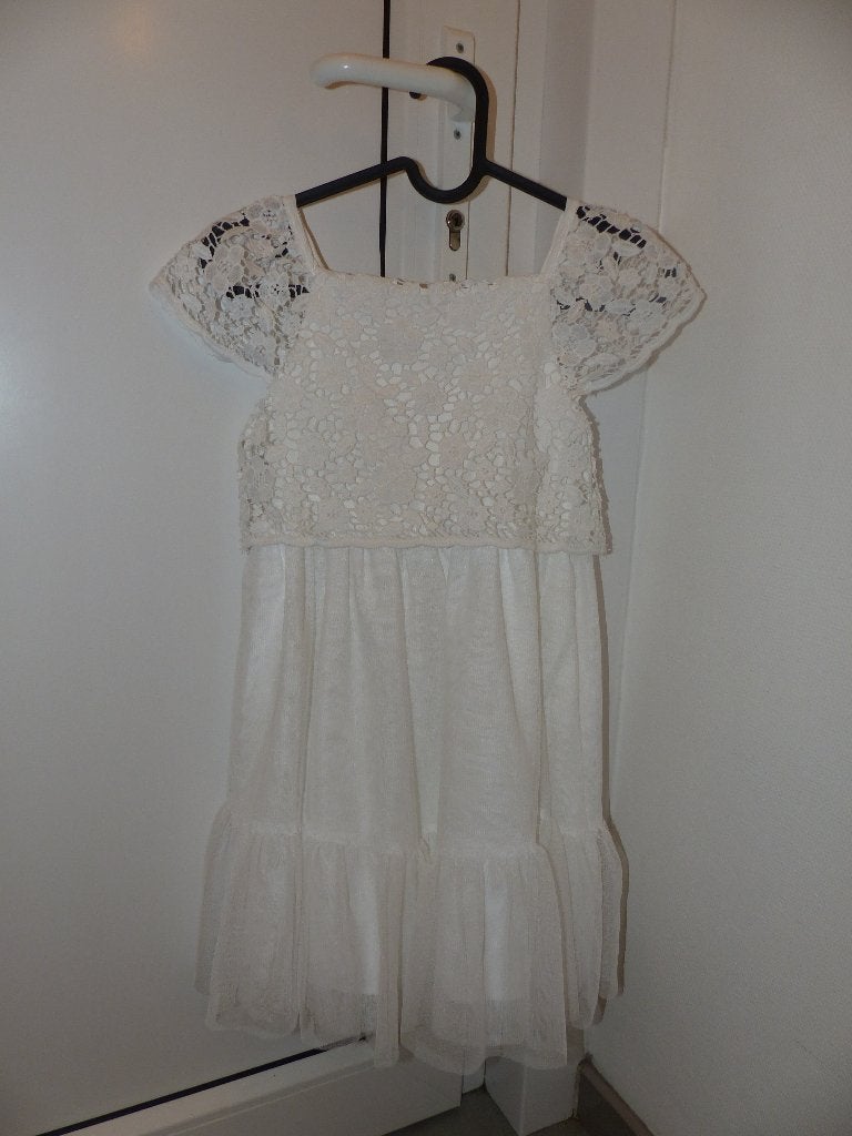 Belle robe de fête blanche pour fille - 7/8 ans, Enlèvement ou Envoi, Comme neuf, Fille, Robe ou Jupe