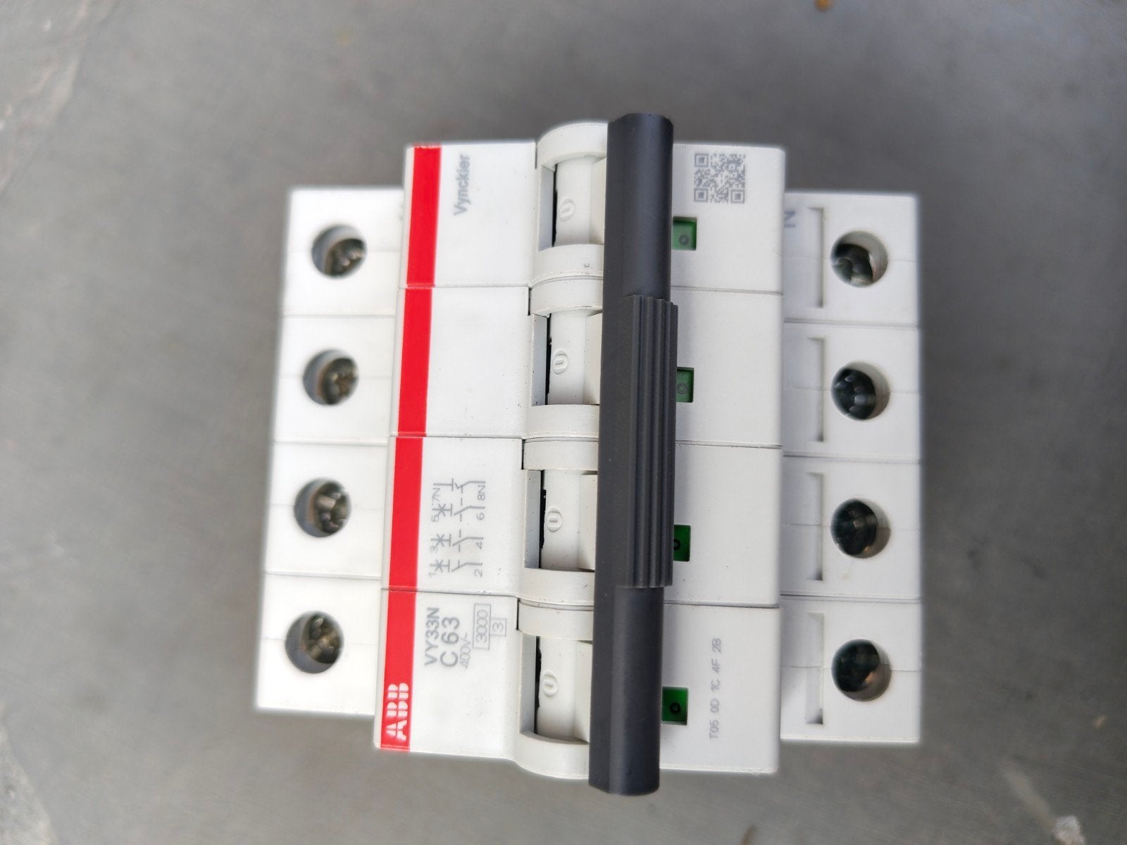 automaat - 4P - 63A - 3kA - curve C VY33NC63, Doe-het-zelf en Bouw, Ophalen