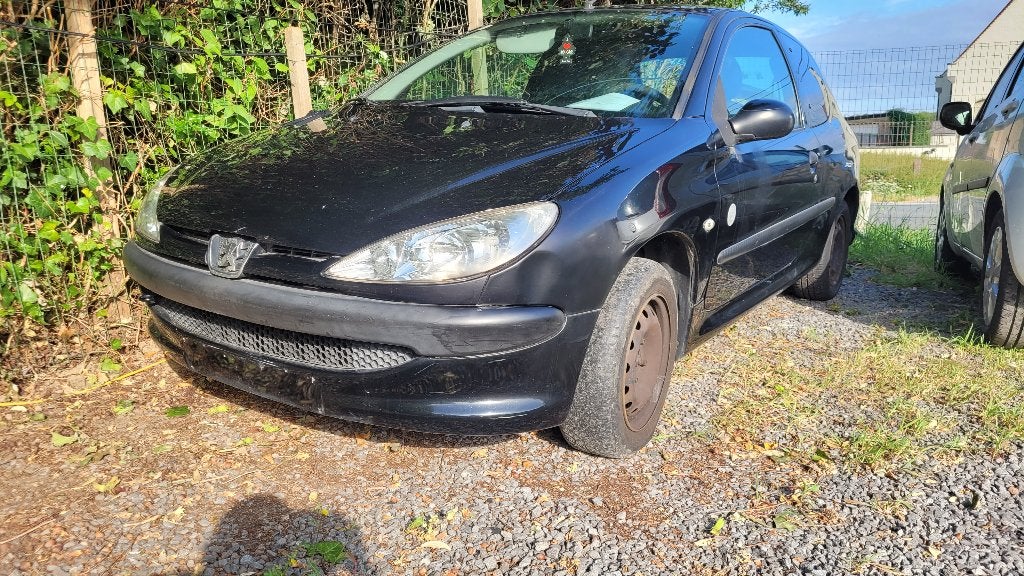 peugeot 206 1.4i euro 42008 !! EERST LEZEN !! 380 euro !!, Auto's, Voorwielaandrijving, Stof, 4 cilinders, Zwart