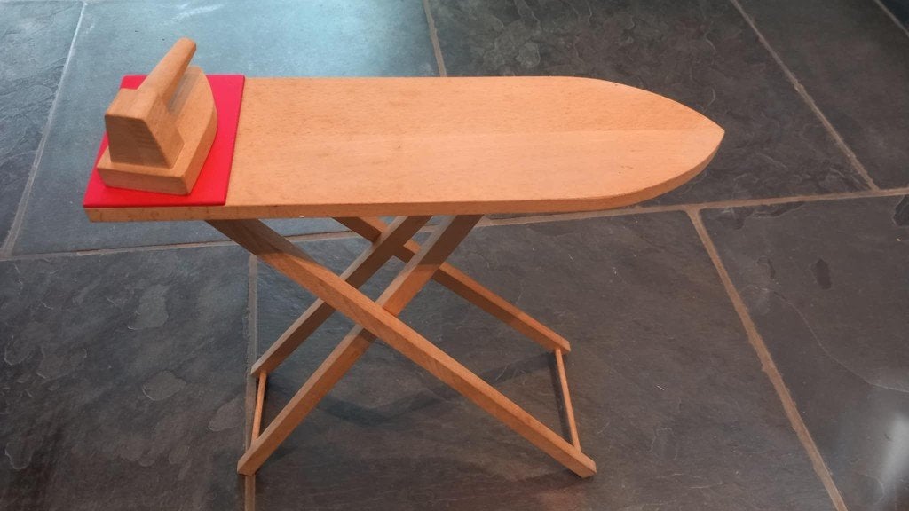 Speelgoed, houten strijkplank, Kinderen en Baby's, Ophalen, Zo goed als nieuw, Meubelstuk of Keukentje