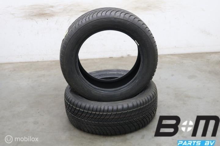 2 x 2355518 100H Bridgestone Blizzak LM001 235 55 18, Auto-onderdelen, Banden en Velgen, 18 inch, Gebruikt, Winterbanden, 235 mm