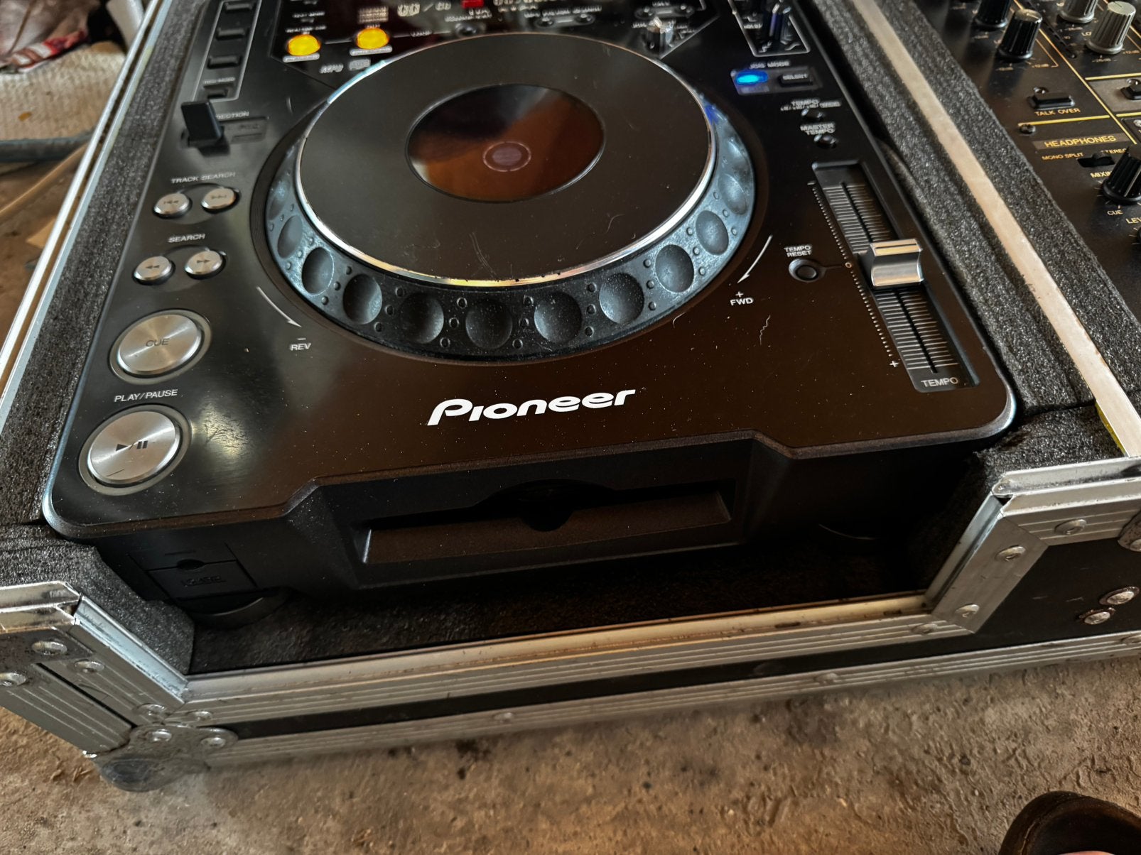 CDJ-1000MK3 (2x) + table de mixage DJM-600 — dans un étui, Enlèvement, Comme neuf, Pioneer