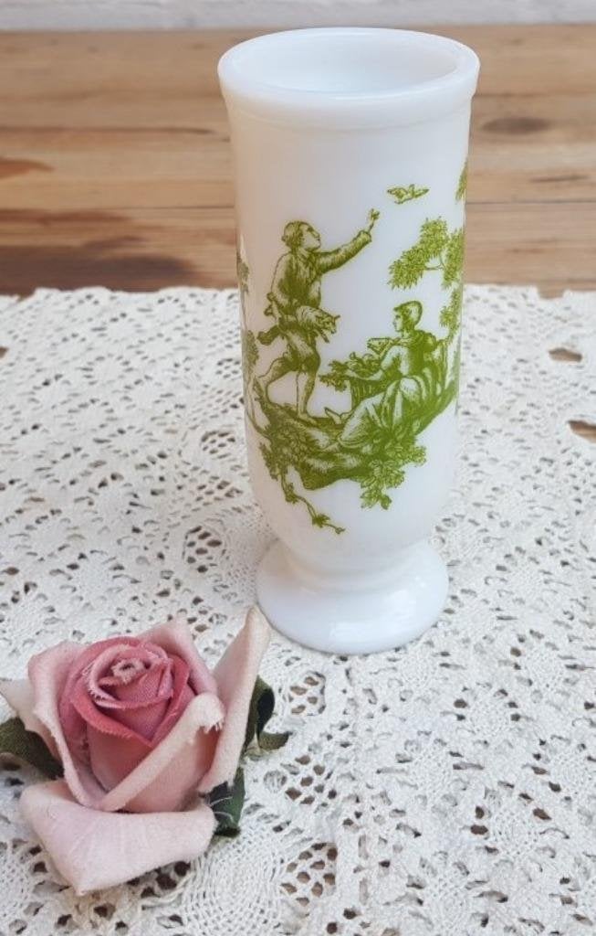 Frans wit opaline vaasje, groene toile de Jouy, schaapjes, Ophalen of Verzenden