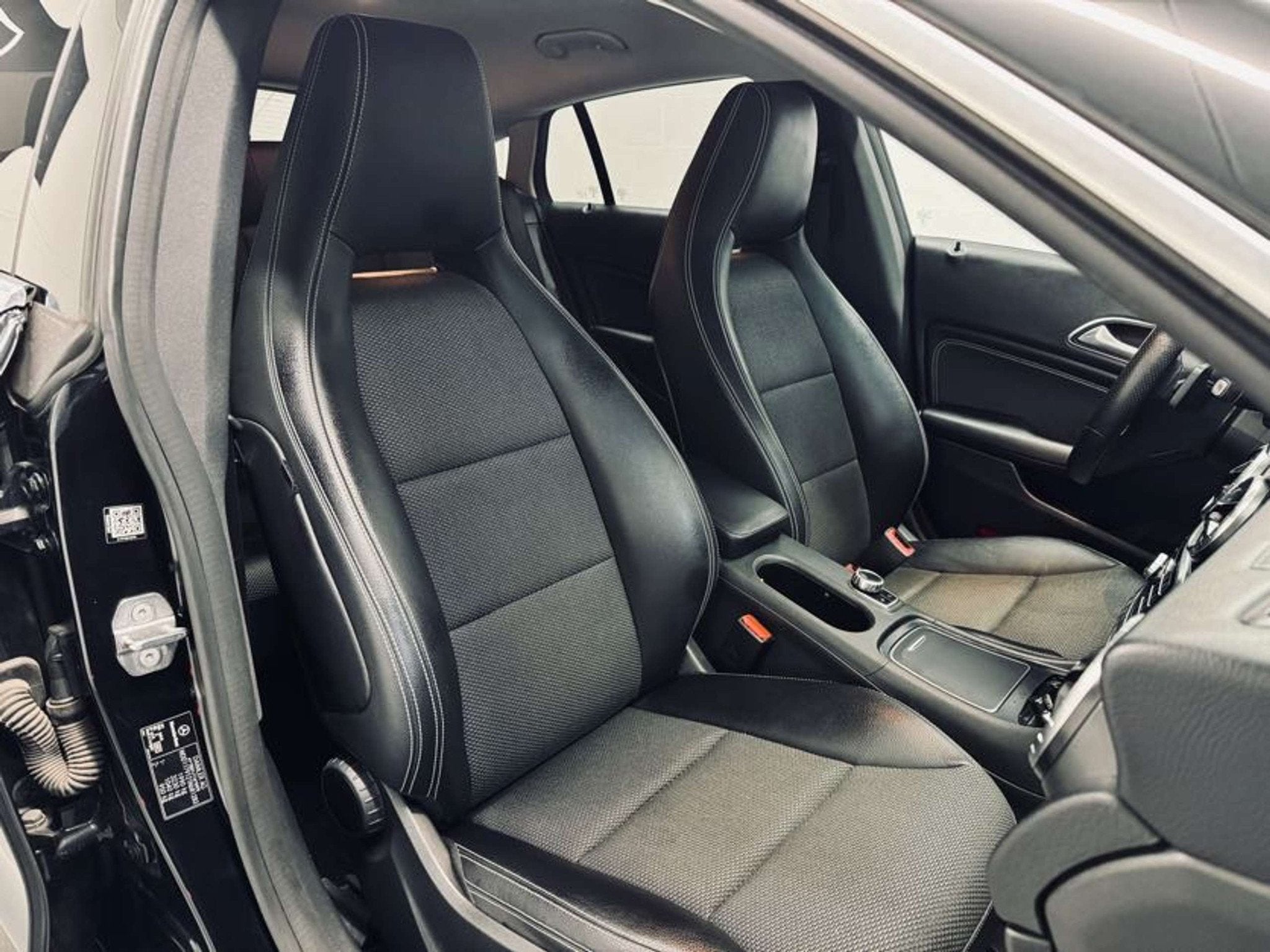 Mercedes-Benz CLA-Klasse 180 CLA 180 d (automatique), Cuir, CLA, Achat, Euro 6
