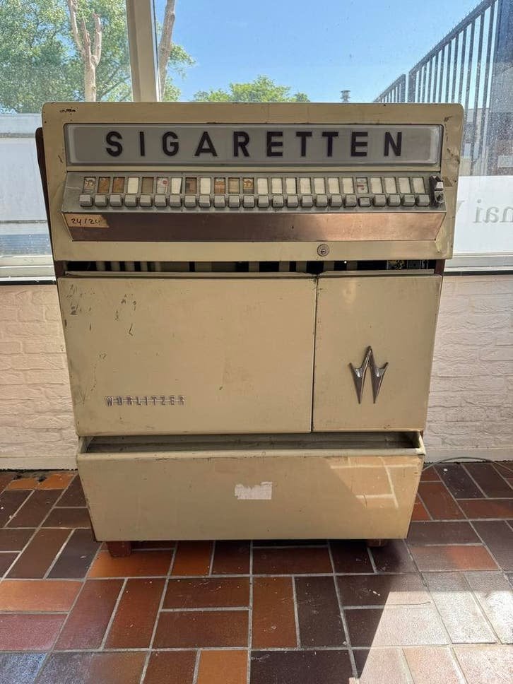 Vintage Wurlitzer Sigarettenautomaat