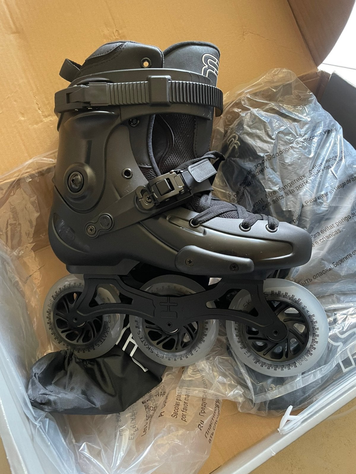FR Skates UFR 310, Sport en Fitness, Skeelers, Verstelbaar, Dames, Overige typen, Nieuw
