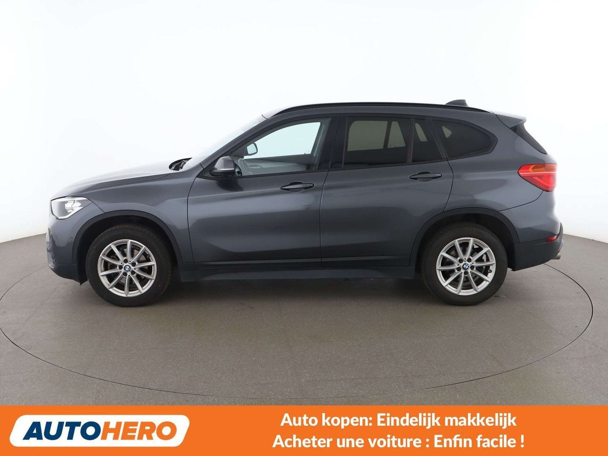 BMW X1 sDrive 16d Lounge (bj 2022, semi-automaat), Gebruikt, 116 pk, Leder, 5 deurs
