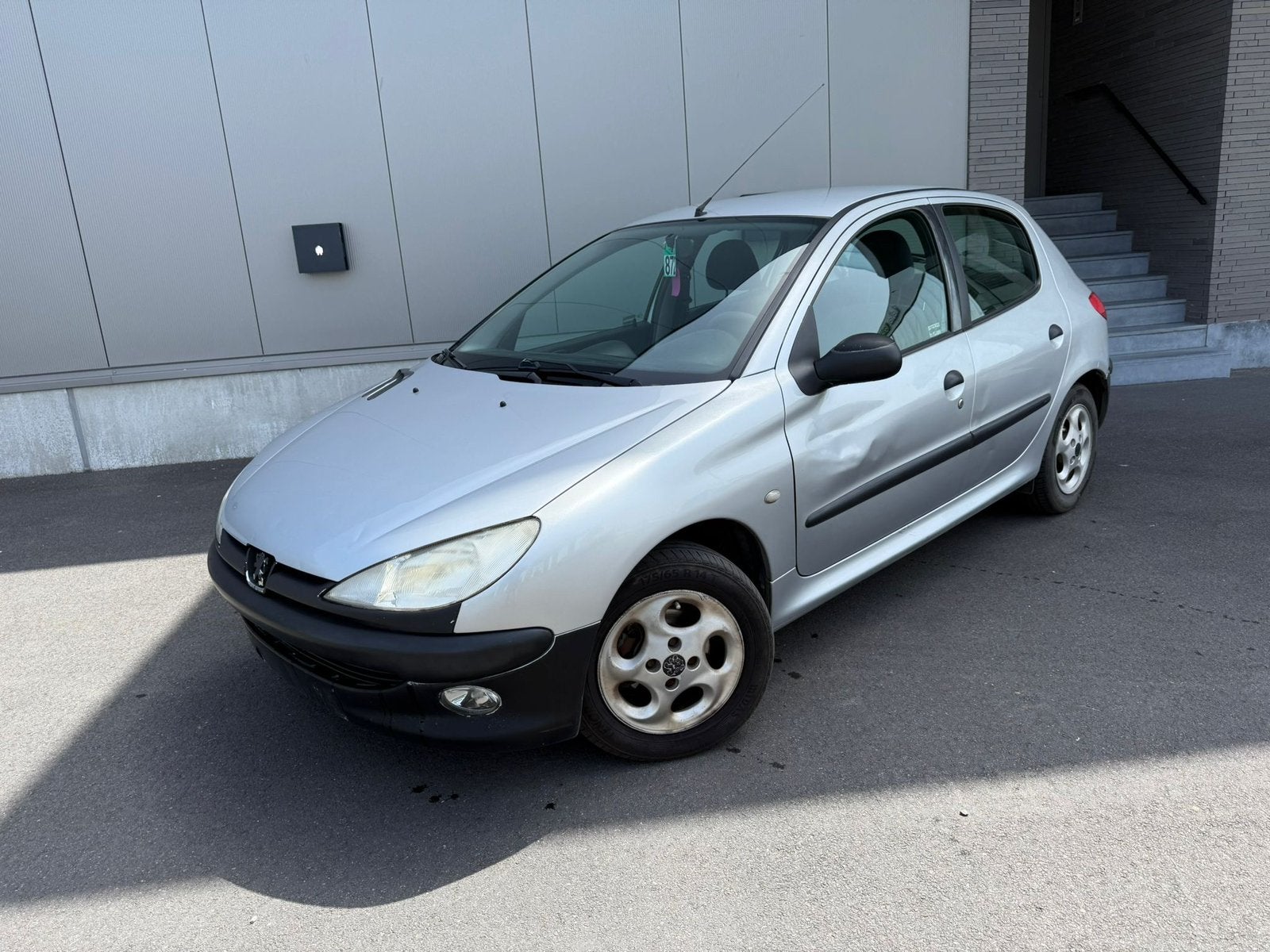 Peugeot 206 Automatic | Low KM | Topper à essence, Euro 2, Argent ou Gris, Achat, 4 portes