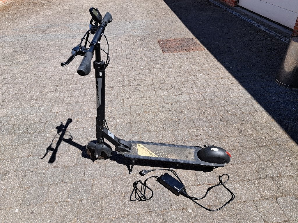 Elektrische step Swyff, batterij stuk, Ophalen, Gebruikt, 30 tot 50 km per accu, Overige merken
