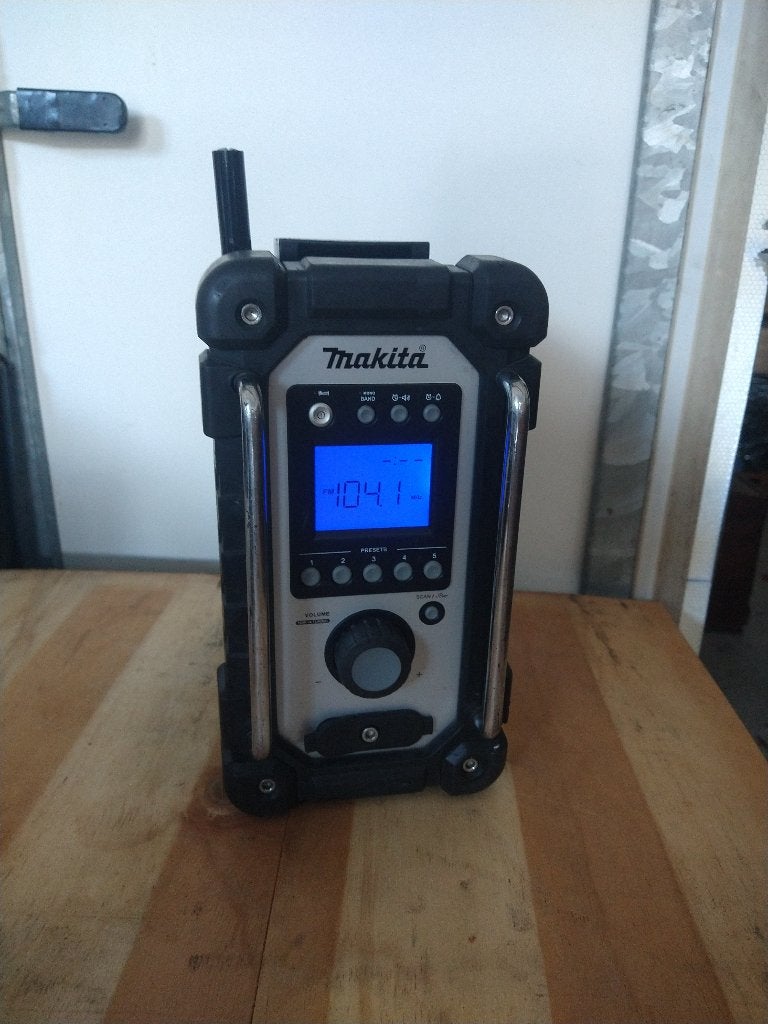 Radio de chantier Makita DMR102, Enlèvement, Utilisé, Radio de chantier