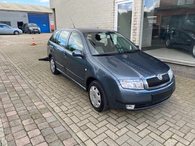 Skoda Fabia 1.4 benzine break, Autos, Argent ou Gris, Interruption de démarrage, Entreprise, 5 portes