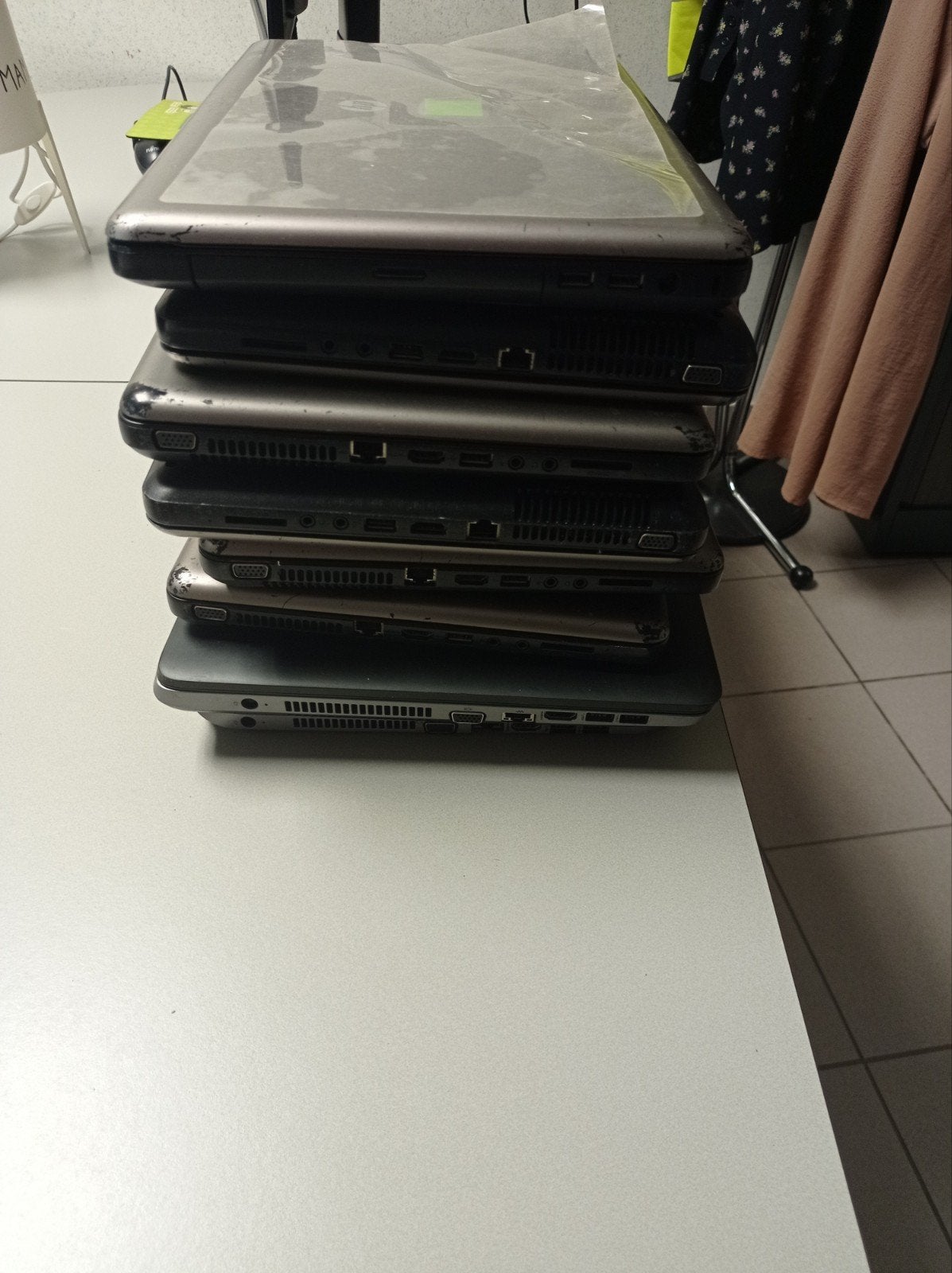 8 laptops, Computers en Software, Ophalen
