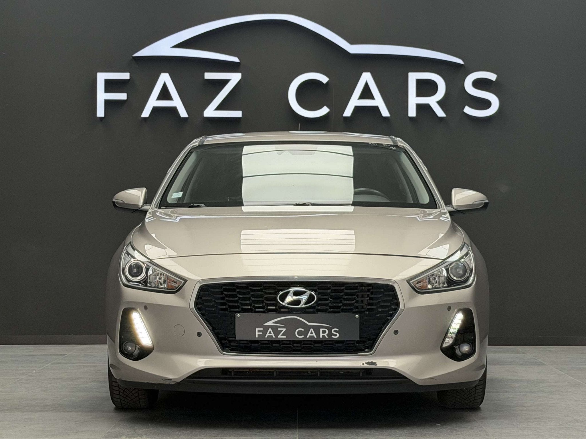 Hyundai i30 1.4 T-GDi Twist DCT * 1ER PROP + REGU + GARANTIE, Auto's, Hyundai, Stof, Gebruikt, Beige, Bedrijf