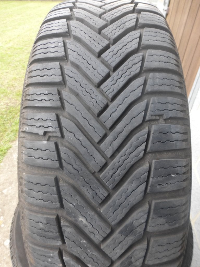 4 pneus hiver Michelin Alpin 6 -195/65R15 sur jantes acier, Autos : Pièces & Accessoires, Pneus & Jantes, 15 pouces, Pneus hiver