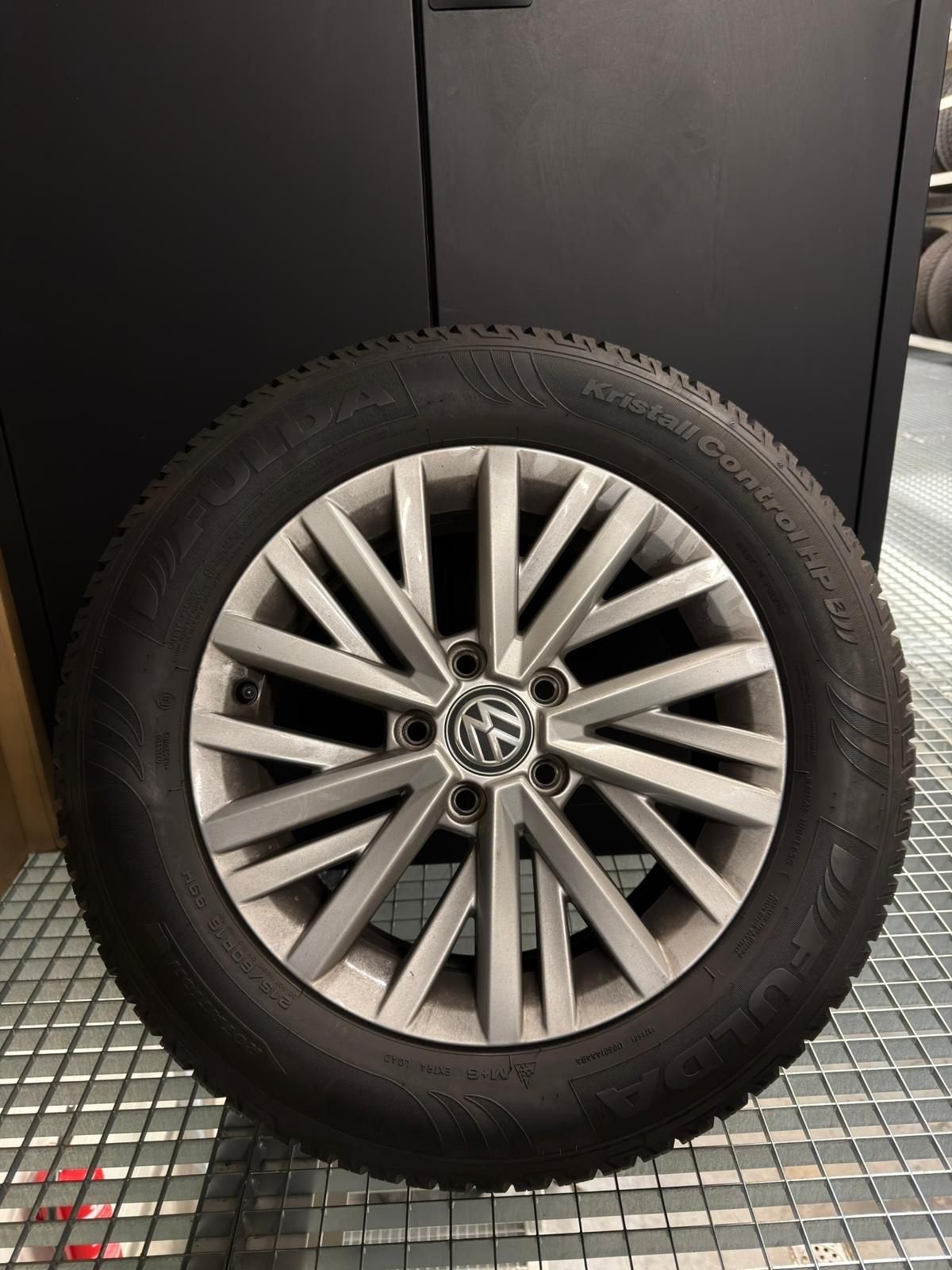 Originele VW T-Roc wintervelgenset, -, Banden en Velgen, Gebruikt, 215 mm