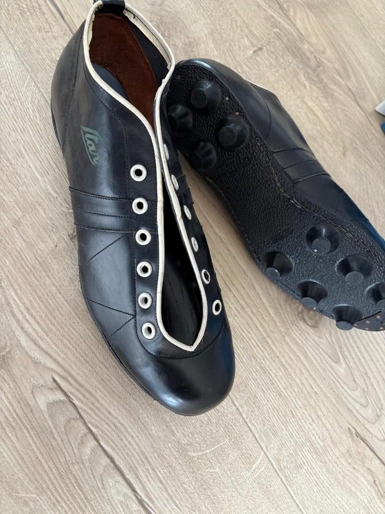 Vintage Voetbalschoenen / Rugbyschoenen, Sport en Fitness, Ophalen of Verzenden, Nieuw