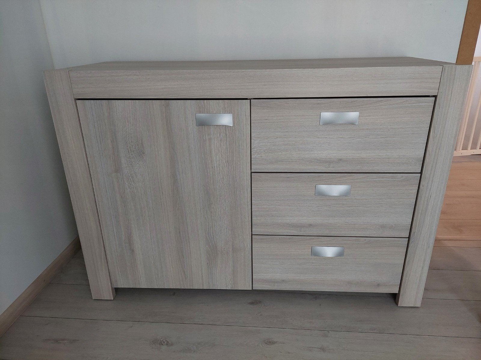 Commode met verlengstuk voor verzorgingstafel, Ophalen