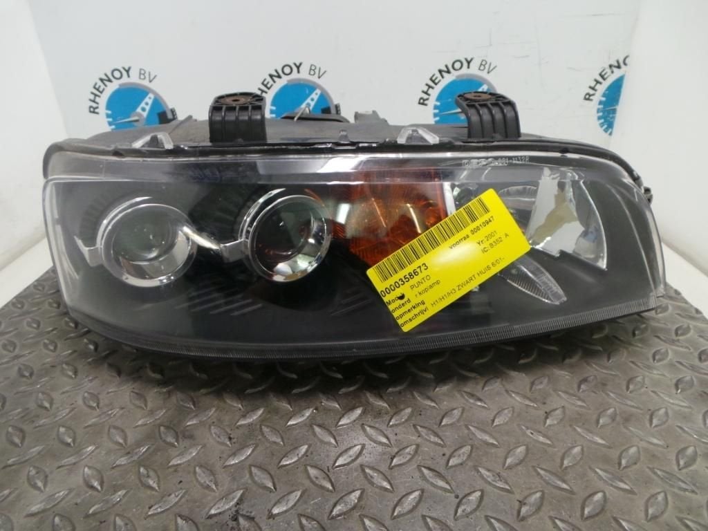 FIAT PUNTO 1.8-16V HGT KOPLAMP R 2001, Enlèvement ou Envoi, Utilisé, Stiba membre