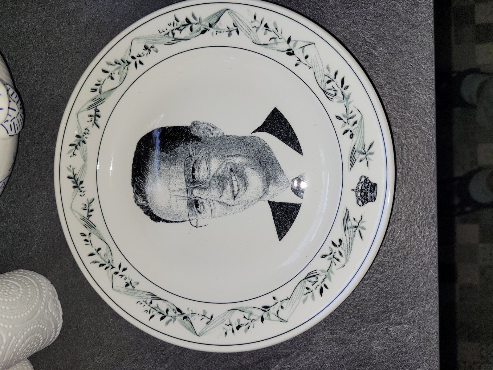 assiettes boch roi Bauduin, Enlèvement ou Envoi