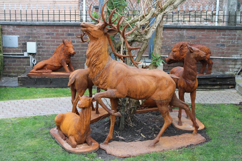 Roestig gietijzeren beeld van een groot staand hert, Tuin en Terras, Ophalen, Nieuw, Metaal, Dierenbeeld