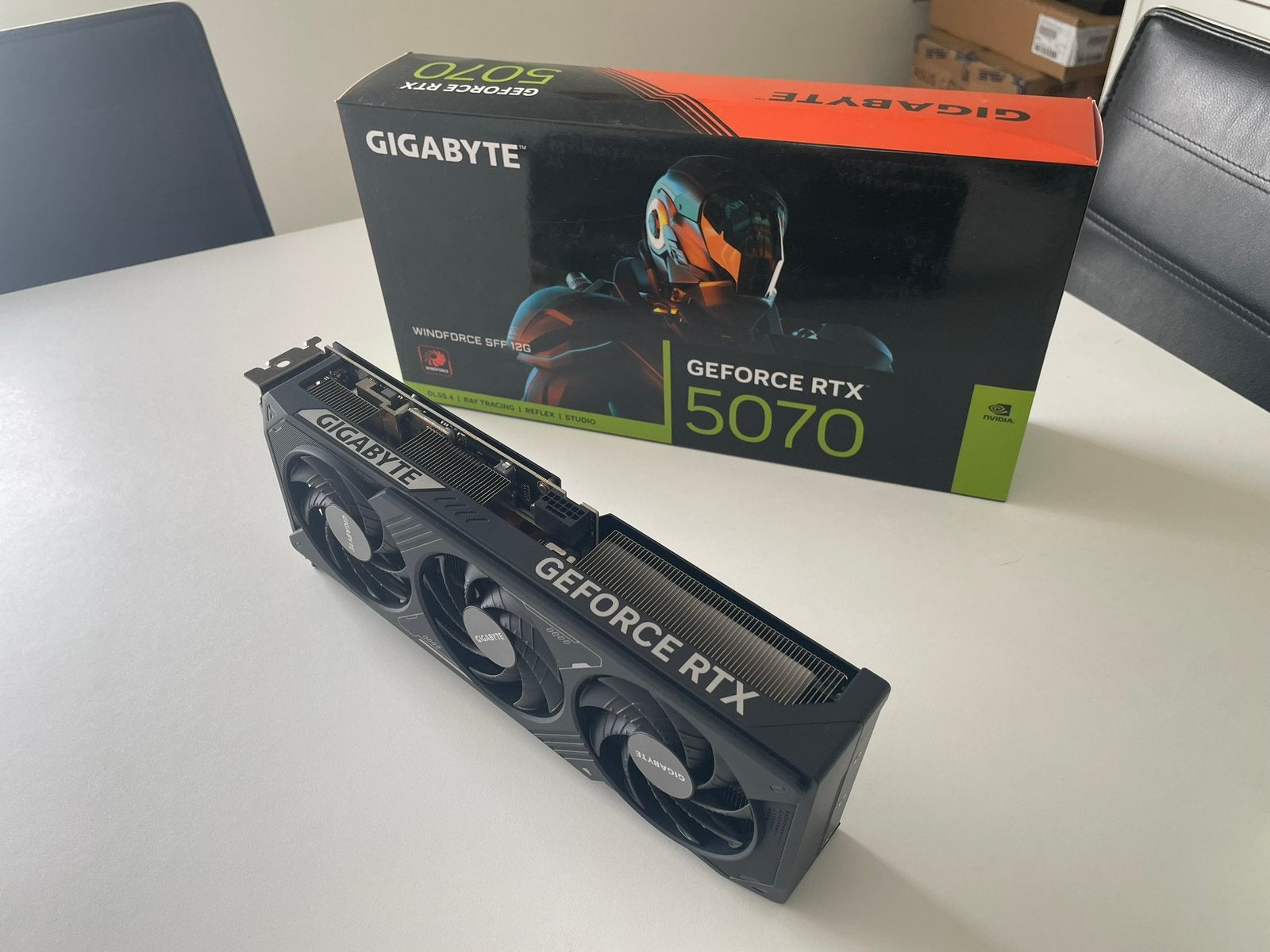 Gigabyte GeForce RTX 5070 WINDFORCE OC SFF, Computers en Software, Videokaarten, Ophalen, Zo goed als nieuw