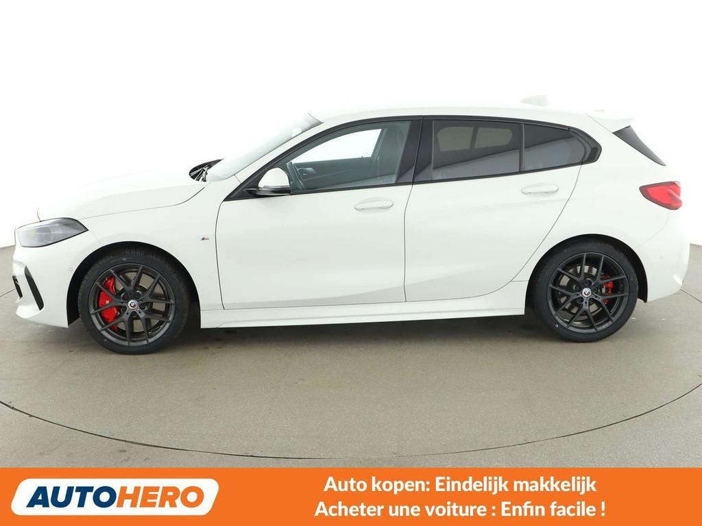 BMW 1 Serie 118 118d M Sport (bj 2022, automaat), Auto's, BMW, 1 Reeks, 1505 kg, Alcantara, Wit