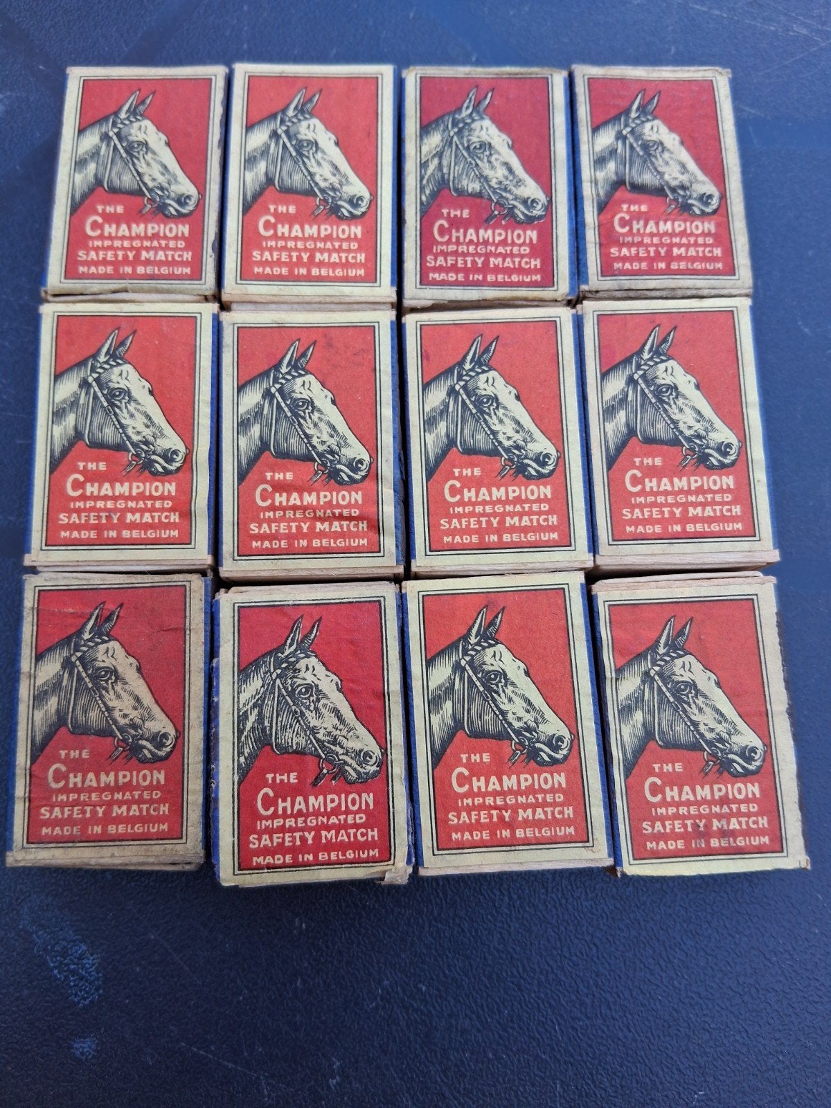 les boîtes d'allumettes des champions, Enlèvement