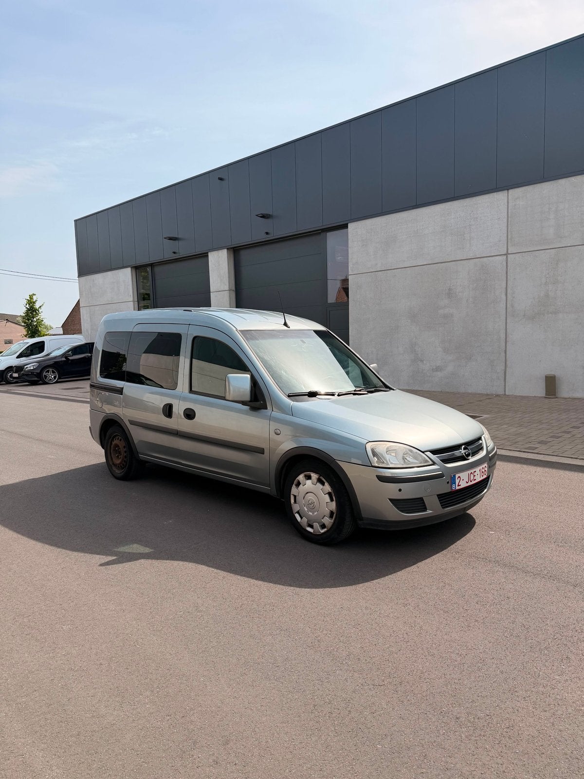 Opel Combo 1.4i 2010, Voorwielaandrijving, 4 cilinders, 6 deurs, Zilver of Grijs