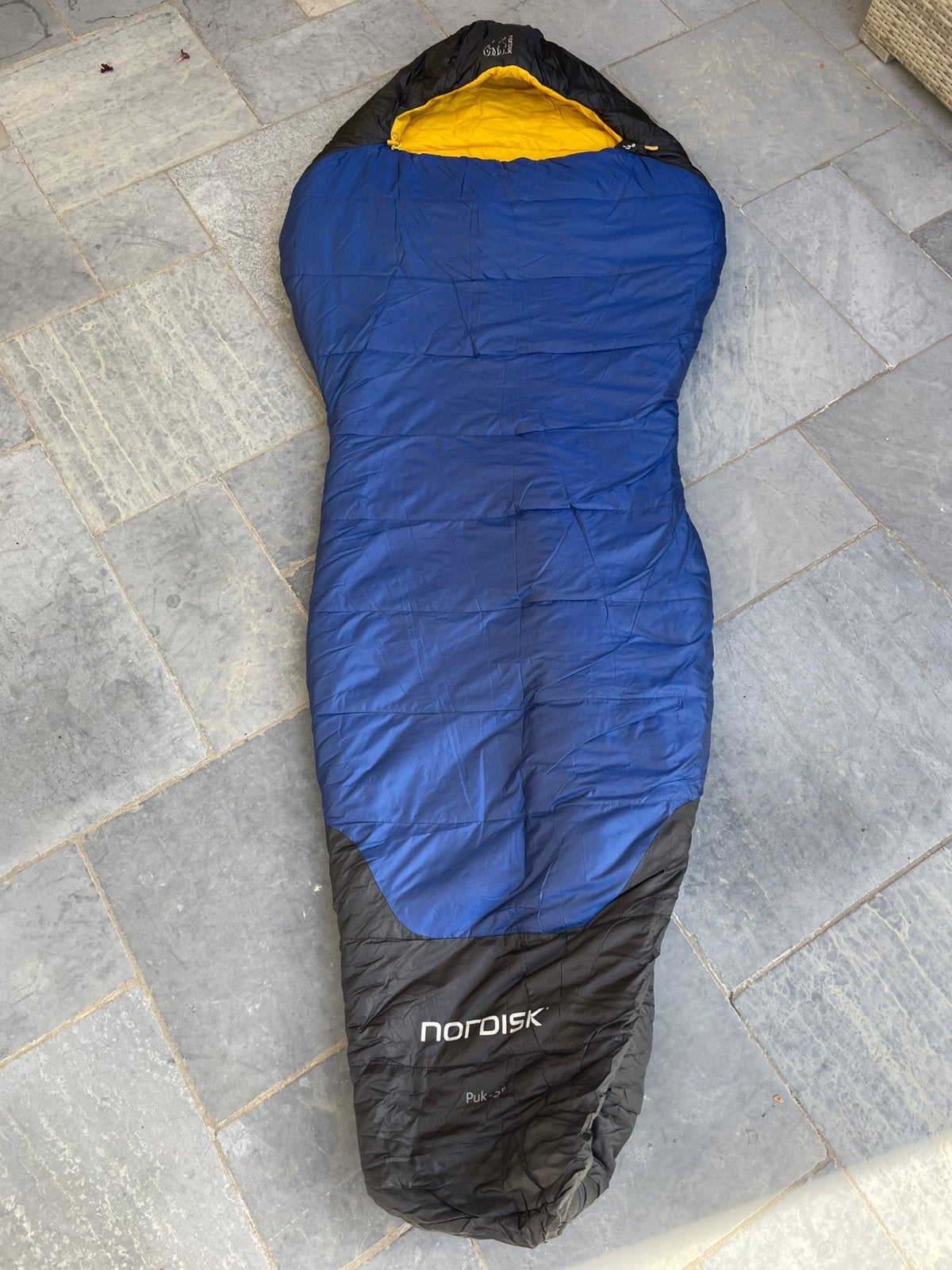 Nordisk Puk -2 Curve slaapzak M – comfort +5C – 1,2 kg, Caravans en Kamperen, Ophalen, Zo goed als nieuw