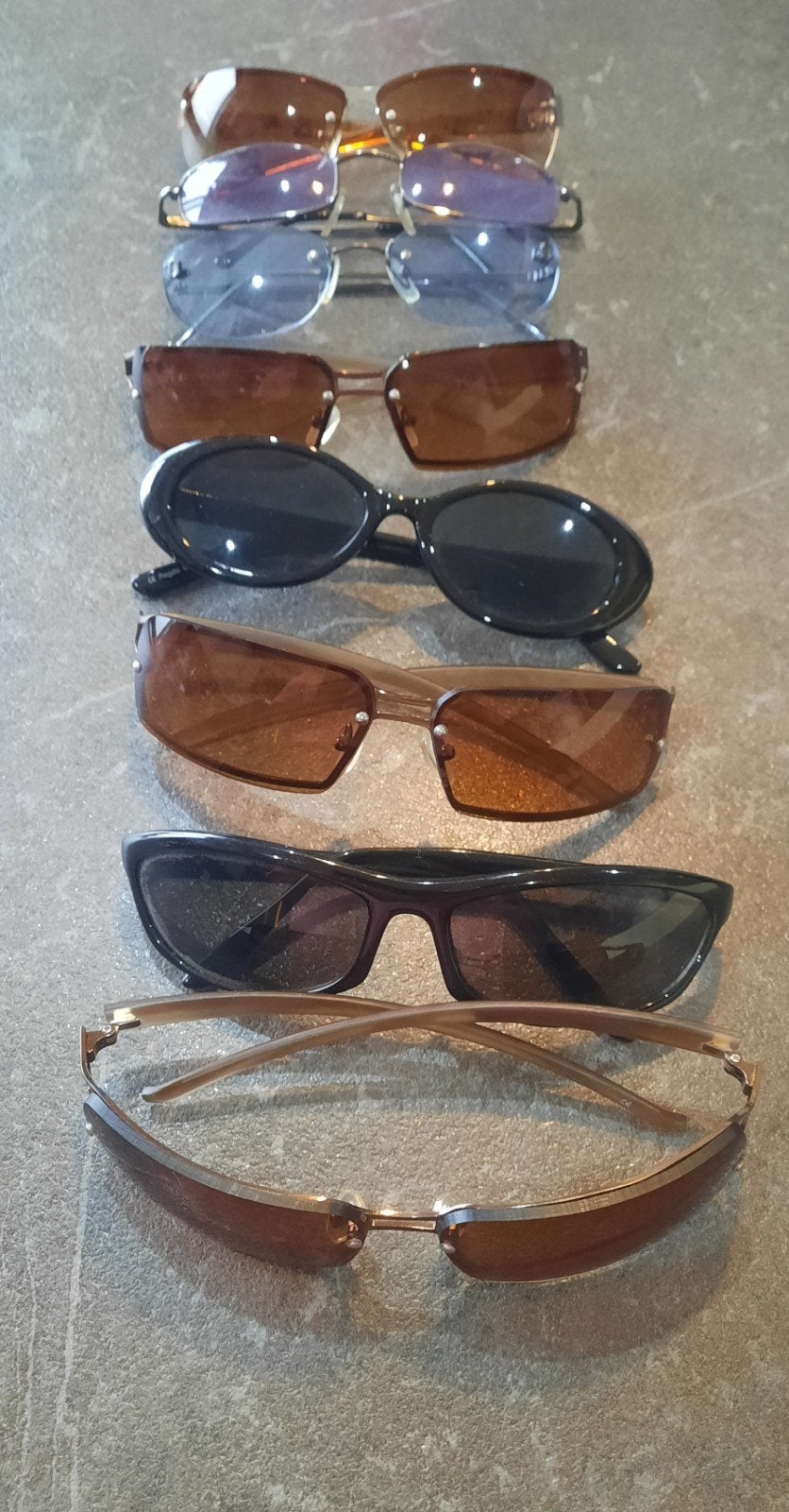 Lunettes de soleil, Enlèvement, Lunettes
