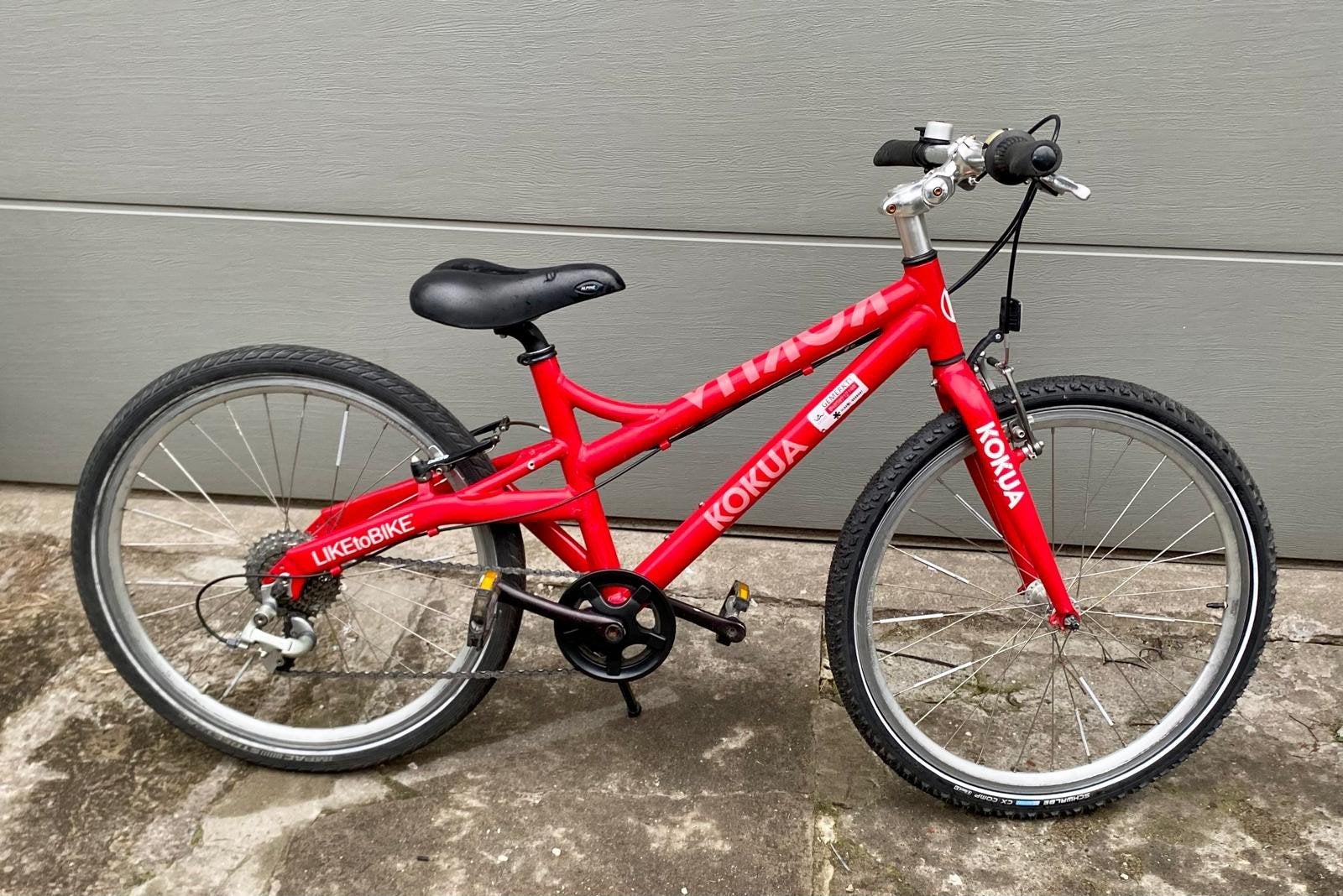 Te koop: Kokua 24 inch kinderfiets zeer goede staat 130-155c, Ophalen, 20 inch of meer, Like a bike - kokua, Velgrem