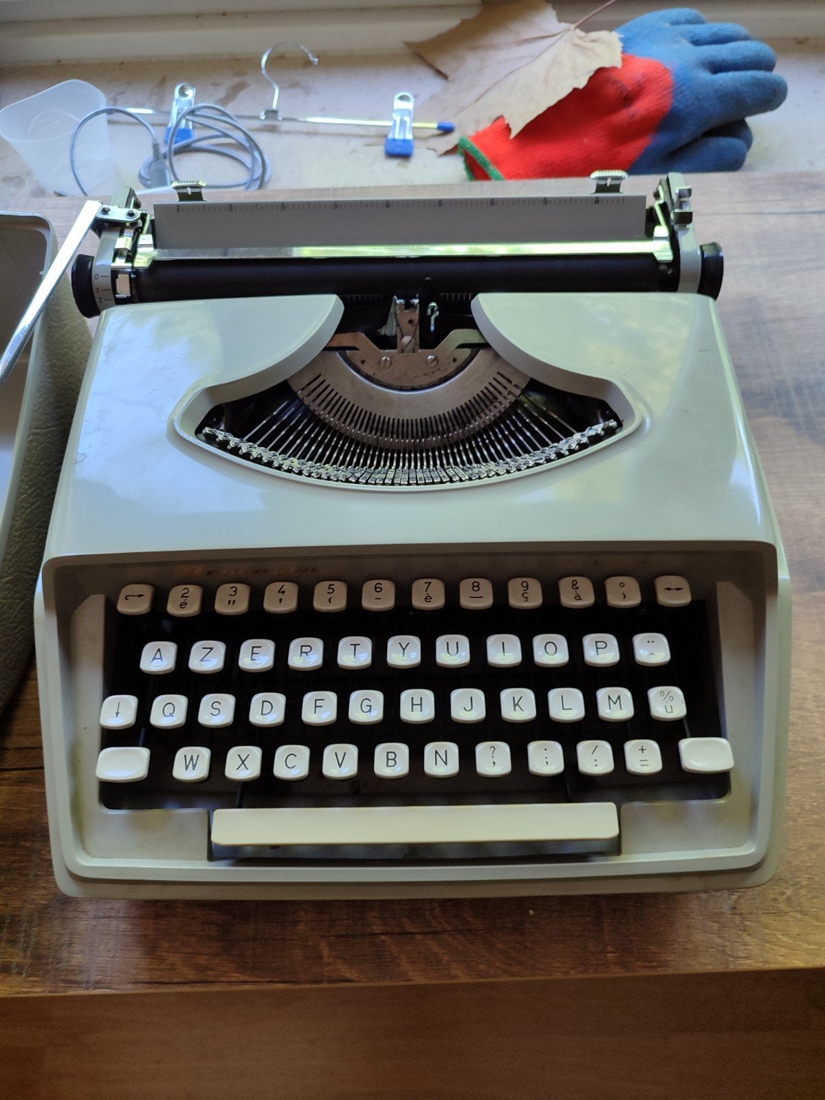 Machine à écrire, Enlèvement