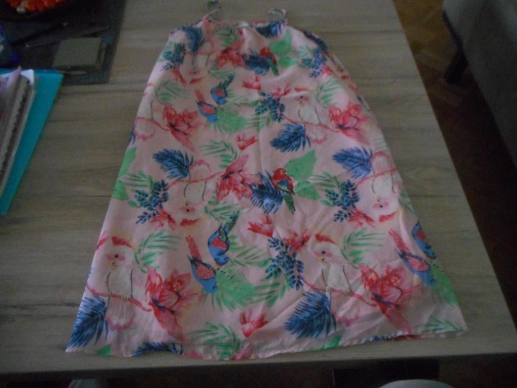 roos kleed zomers papegaai thema maat 134, Enfants & Bébés, Vêtements enfant | Taille 134, Robe ou Jupe, Enlèvement ou Envoi, H&M