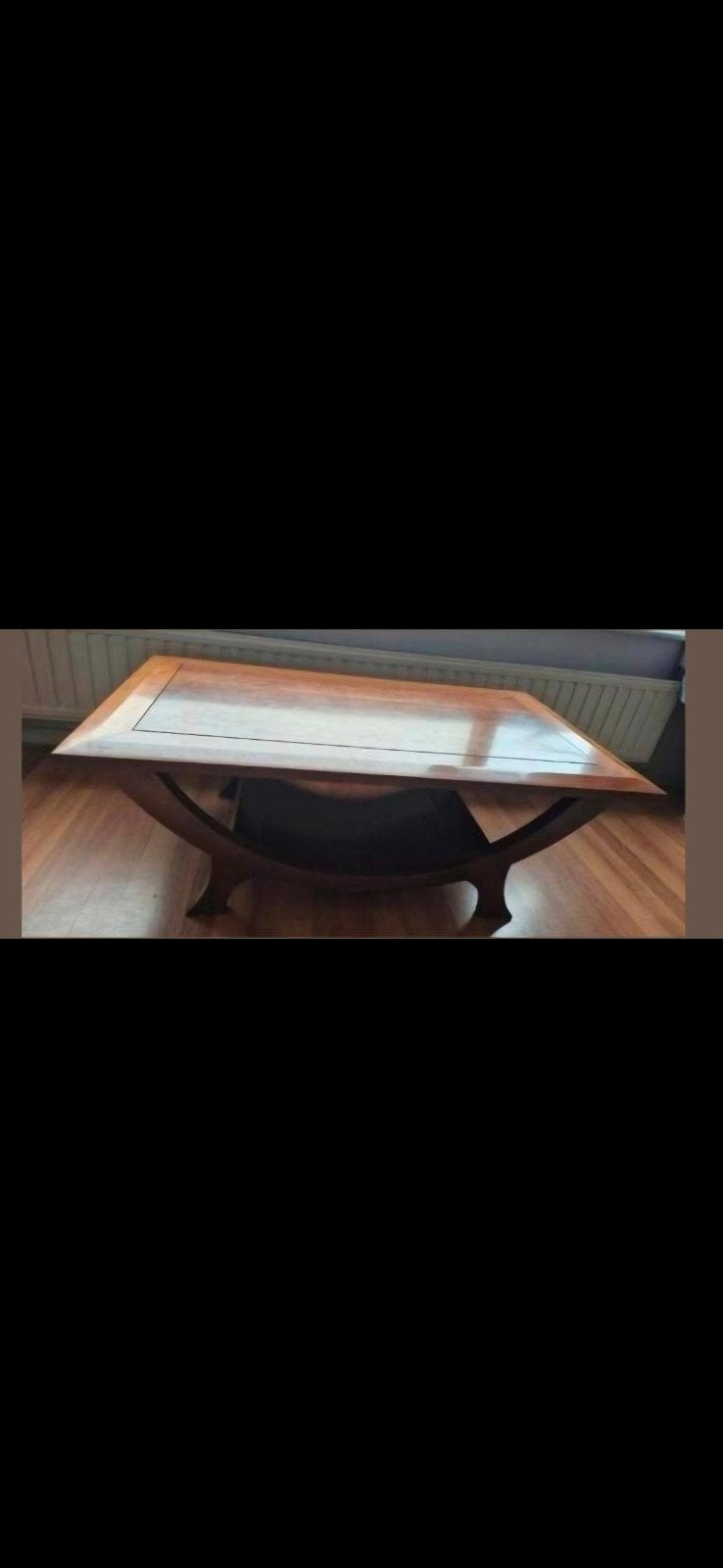 Table en bois de cerisier, Enlèvement