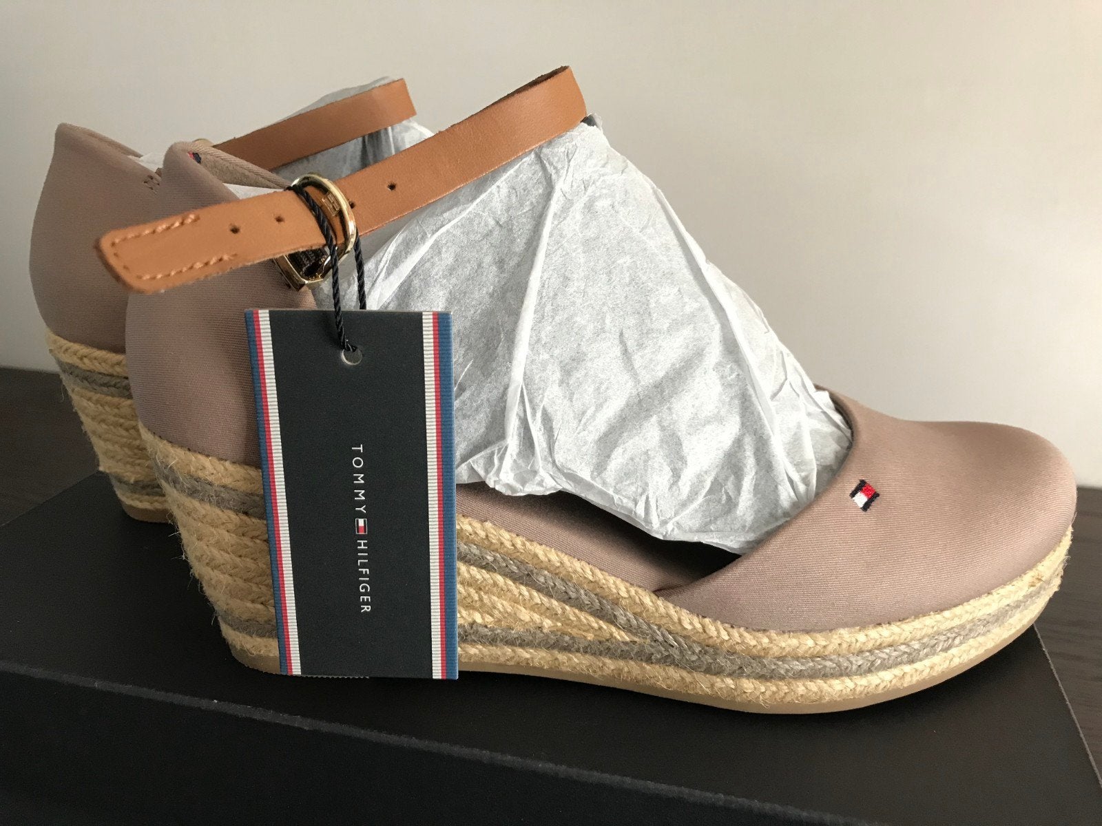 Sandales Hilfiger taille 37 neuves, Tommy hilfiger, Enlèvement ou Envoi, Neuf