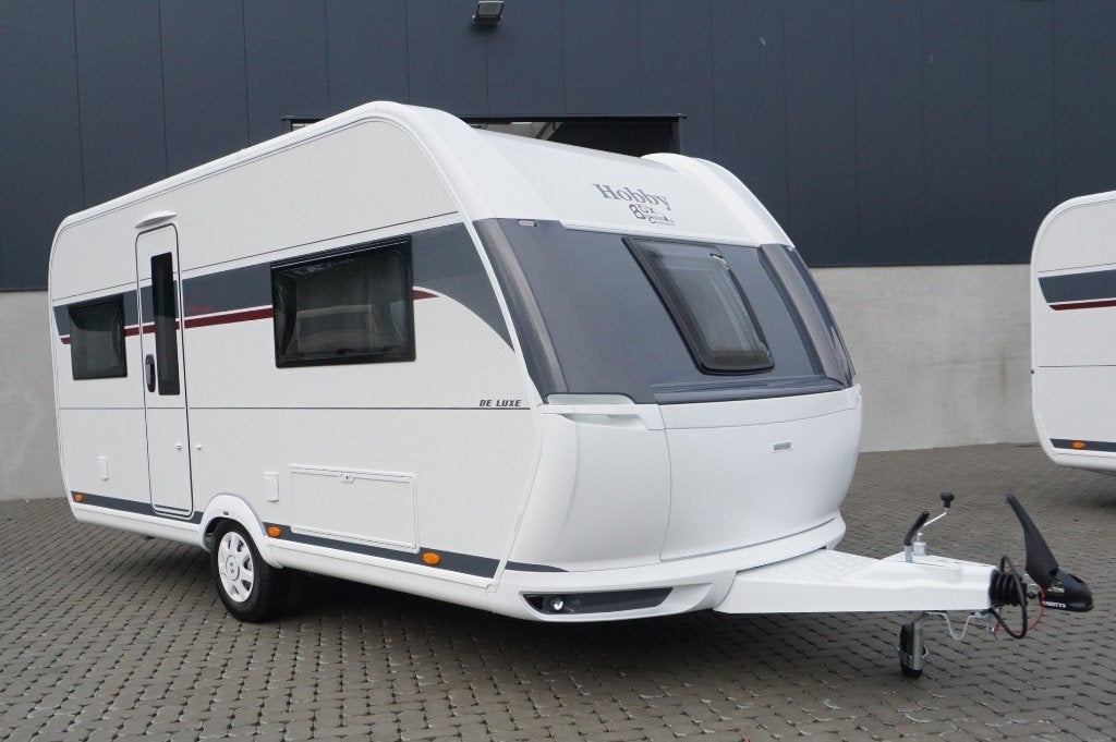 Nouveau hobby pour 4 personnes avec siège rond, lit français, Caravanes & Camping, Grand lit, Jusqu'à 4, Entreprise, Hobby