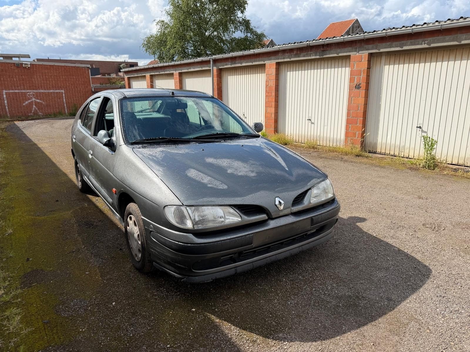 Renault Megane 1.6  bouwjaar 1998, Auto's, Voorwielaandrijving, Stof, 1600 cc, 5 deurs