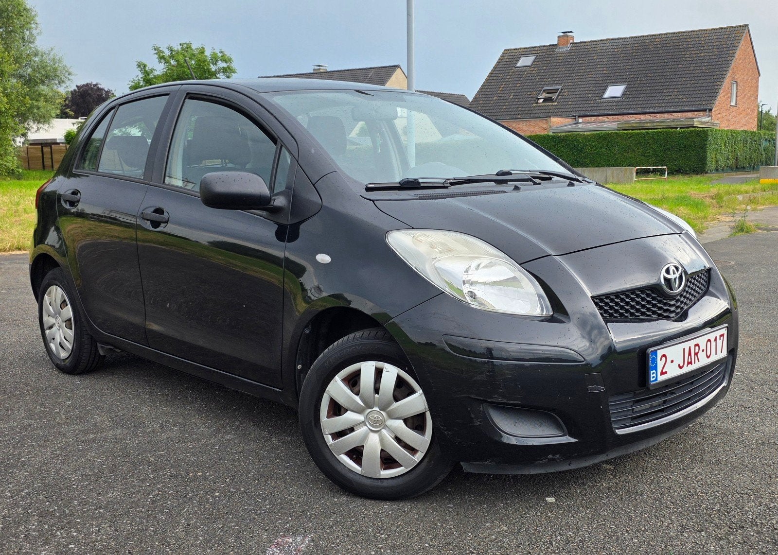 Toyota Yaris 2010 1.0 benzine gekeurd voor verkoop, Auto's, Toyota, Voorwielaandrijving, Stof, Zwart, Zwart