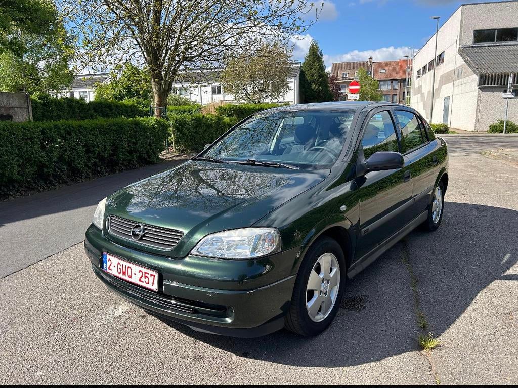Opel Astra. Diepgroen, Autos, Opel, Entreprise, Astra, Enlèvement