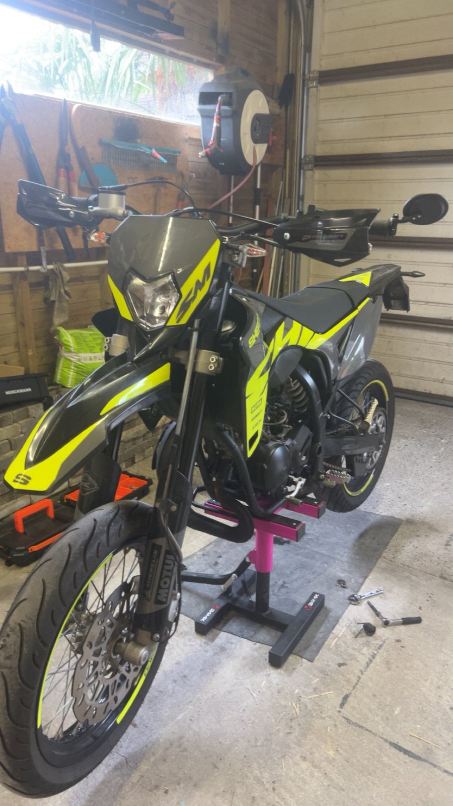 Sherco 50cc, 6 versnellingen, Zo goed als nieuw, 50 cc, Ophalen