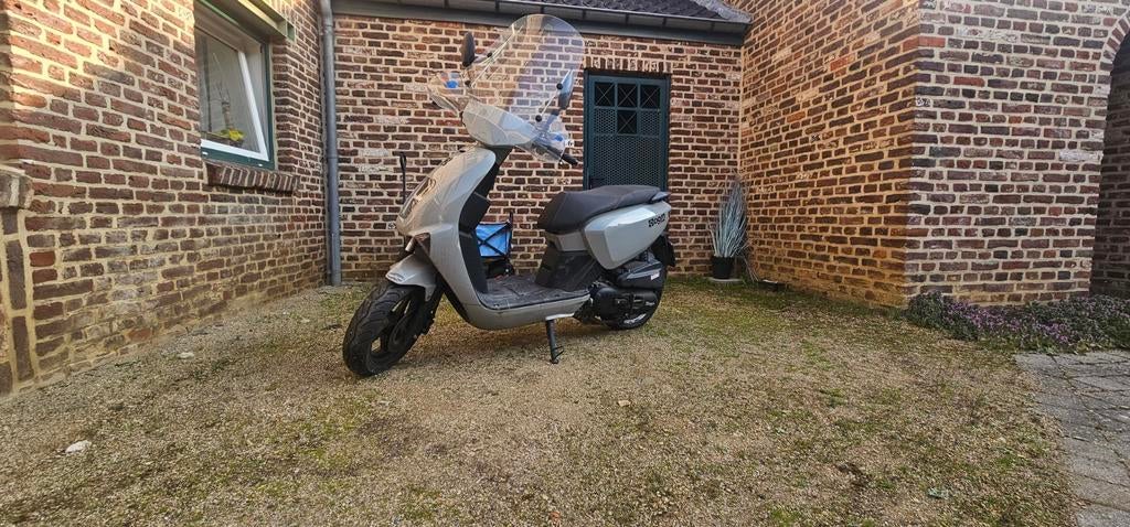 Scooter te koop: AGM Qube grijs, Ophalen of Verzenden, Benzine