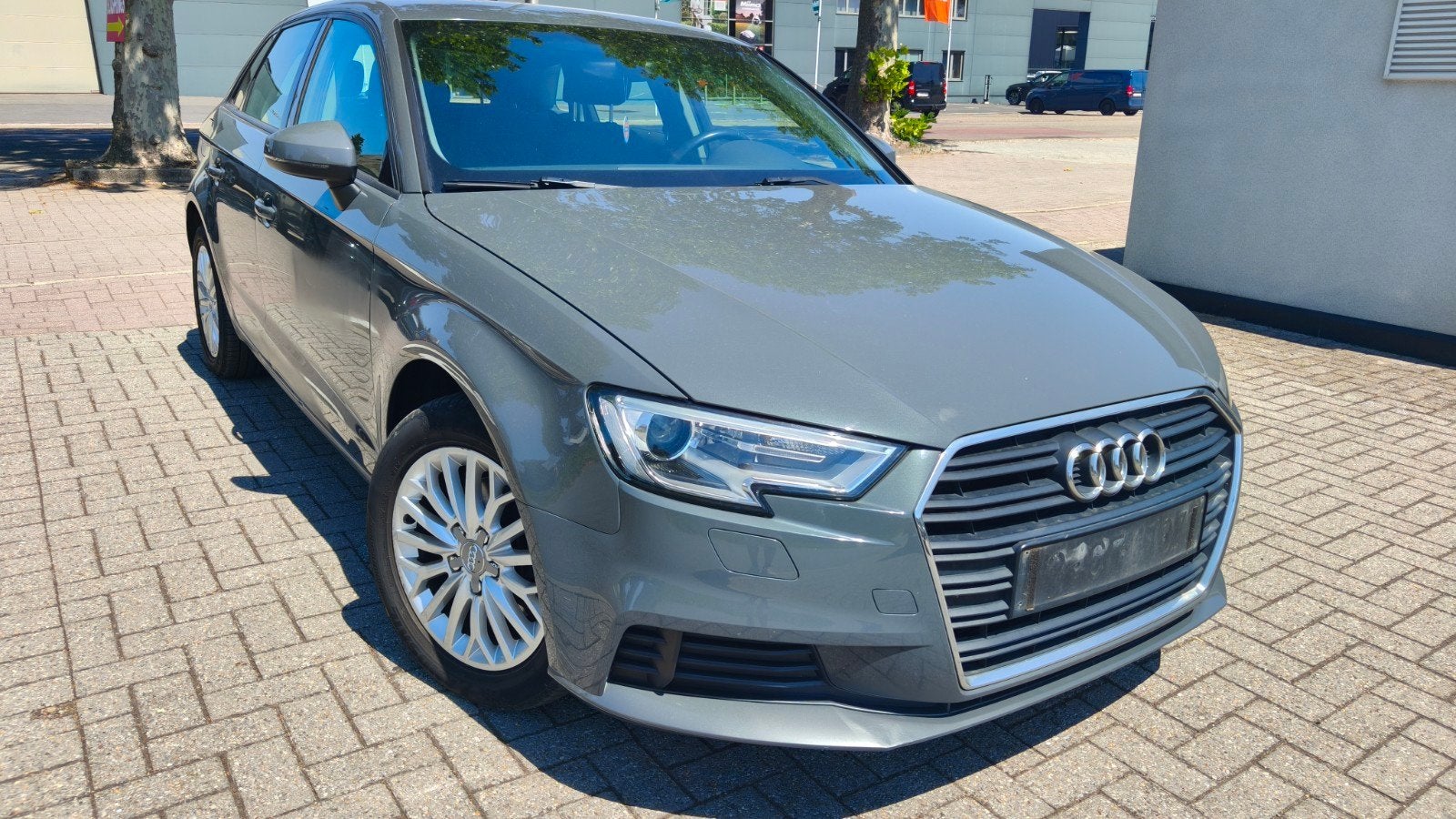 Audi A 3 1.6 TDI (EXPORT kleine schade), Auto's, Stof, 4 cilinders, Bedrijf, 5 deurs