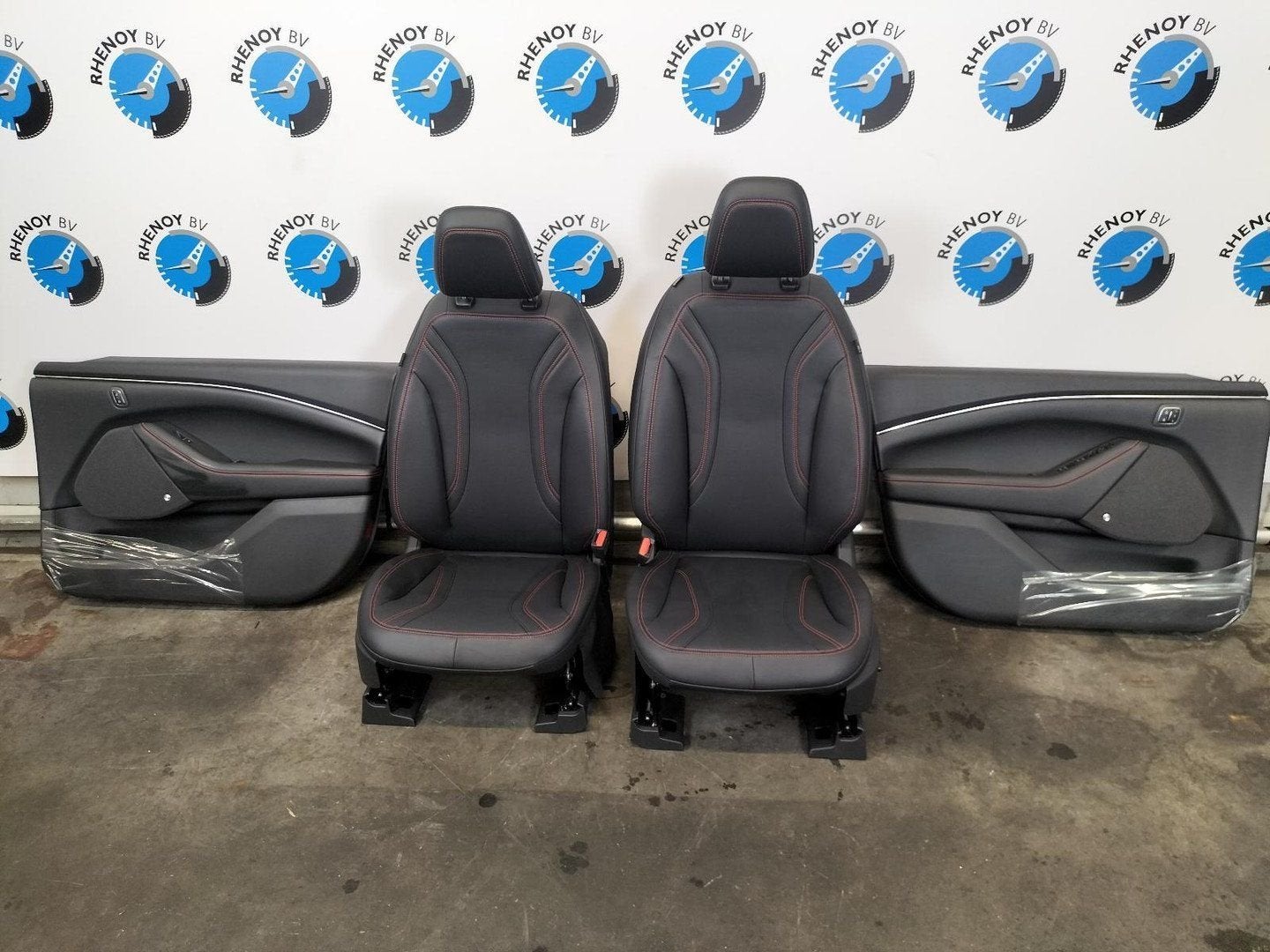 FORD MUSTANG SUV PREMIUM AWD INTERIEUR COMPLEET 2022, Enlèvement ou Envoi, Utilisé, ARN reconnu